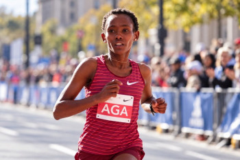 Vítězka Tokijského maratonu dostala šest let za doping a falešný recept