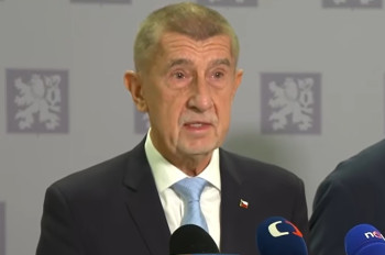 Babiš neustoupí. Dobrovolné poplatky přinášejí další otazníky