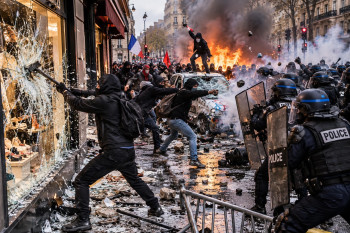 Evropa vře. Francie nasadí 70 tisíc policistů, Itálie vojáky