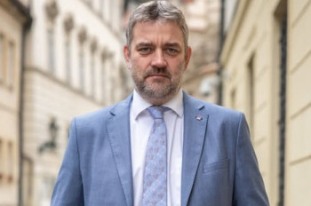 ANO opouští poslanec Pražák. Vládní koalice ztrácí většinu 108 hlasů