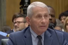 Dr. Fauci zahnán do kouta: Odhalen podvod s vakcínou proti covidu