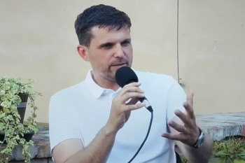 Miliony na klimatickou pohádku. Paukner si bere na mušku Hladíka