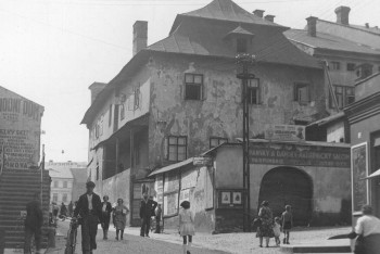Beseda na zámku Kinských přiblíží historii ulice Mostní