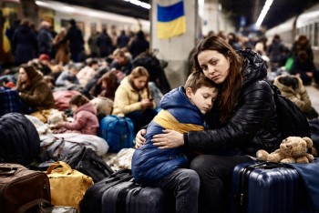 Ukrajinci rozptýlení po Evropě zůstávají v nejistotě války