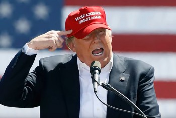 Trump udeřil na papeže! „Je slabý, zvolili ho díky mně“