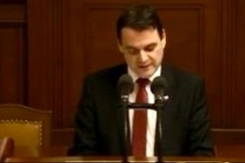 Prezident Pavel porušuje ústavu a opozice to kryje, tvrdí Macinka