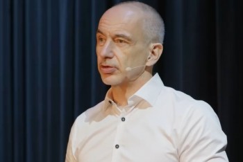 Naše Česko jako politická schránka? Chytrá strategie náboru