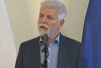 Pavel zveřejnil soukromé SMS a vyvolal bouři odporu napříč společností